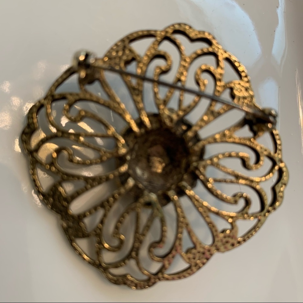 Vintage filigree brooch pin - Picture 3 of 4
